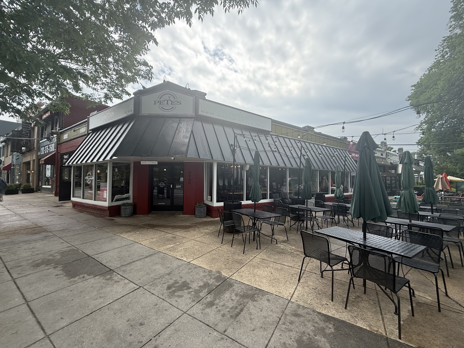 Pete's New Haven Style Apizza: the place