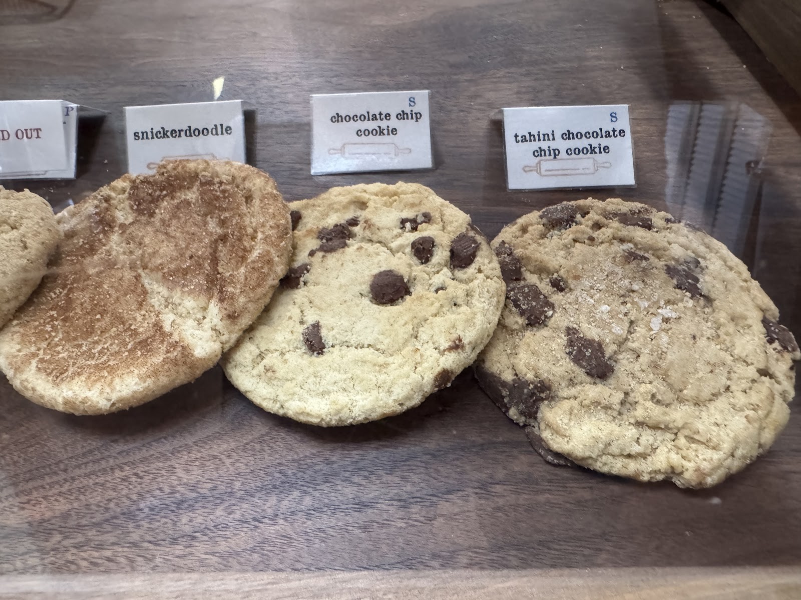 Crust Vegan Bakery: food & drinks