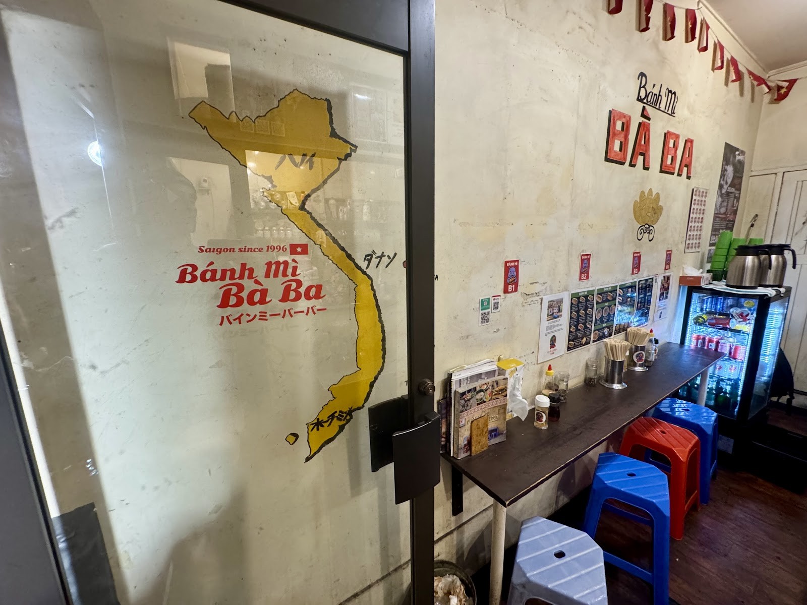 Bánh mì Bà Ba: the place