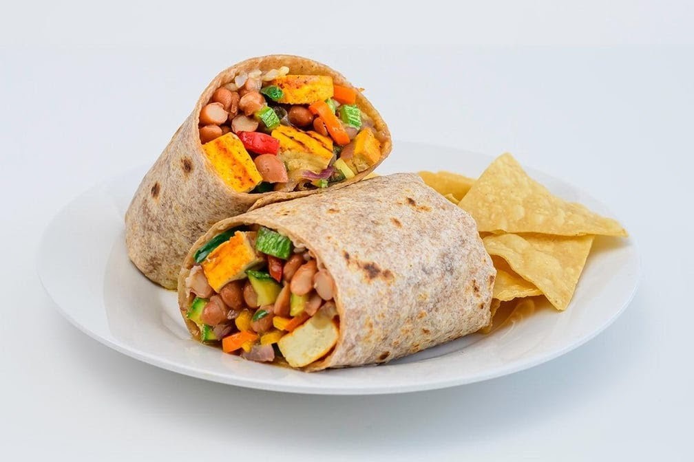 Sharky's Woodfired Mexican Grill: food & drinks