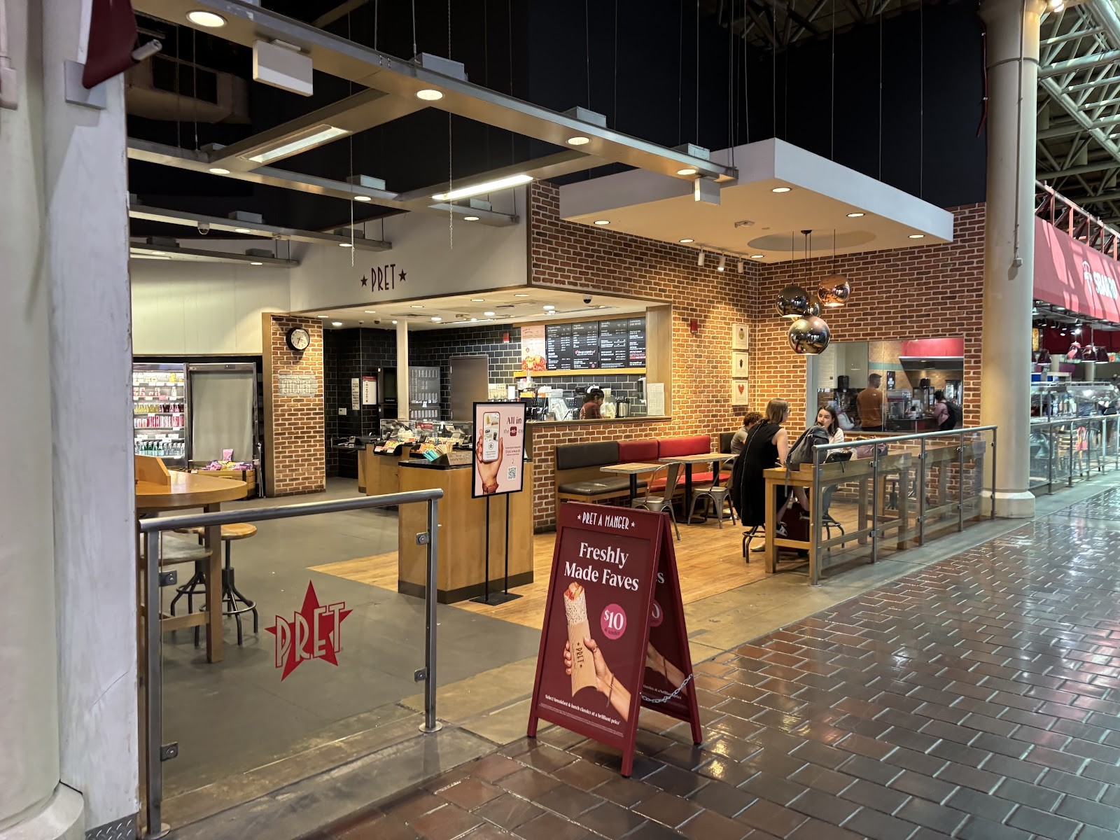 Pret A Manger - Union Station: the place