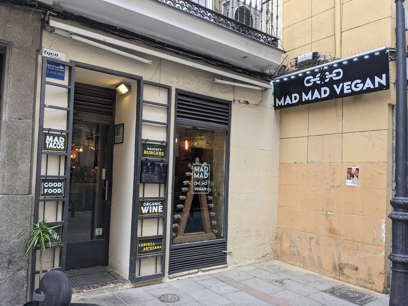 Mad Mad Vegan: the place