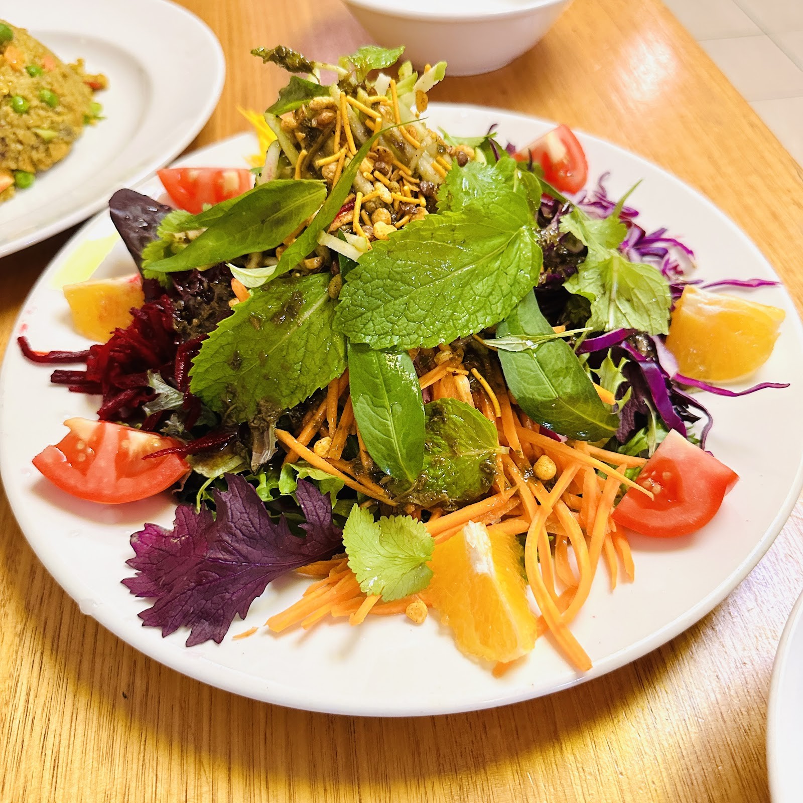 Loving Hut Richmond: food & drinks