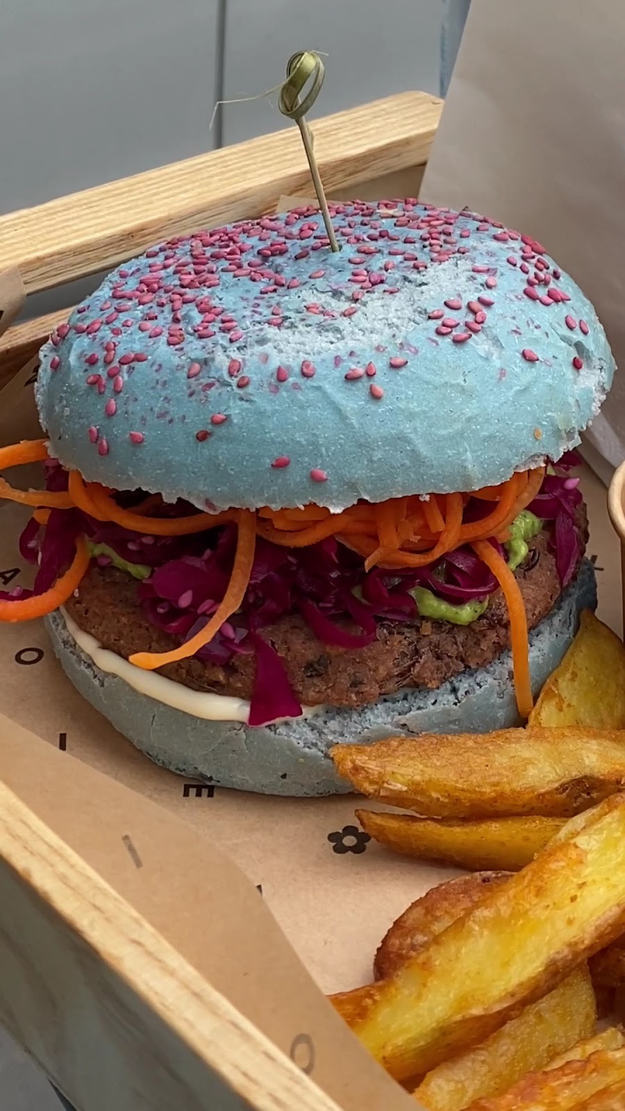 Flower Burger: food & drinks