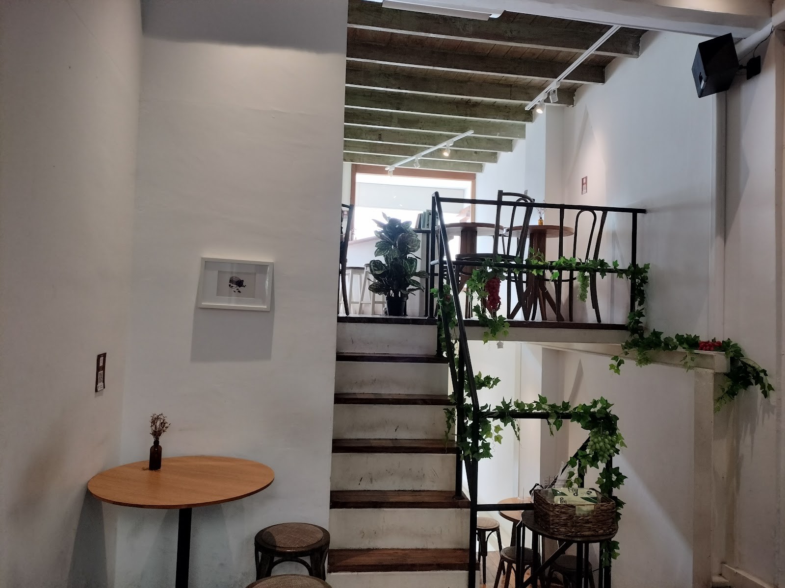 SLOWBAR : Slow coffee & Juice bar: the place