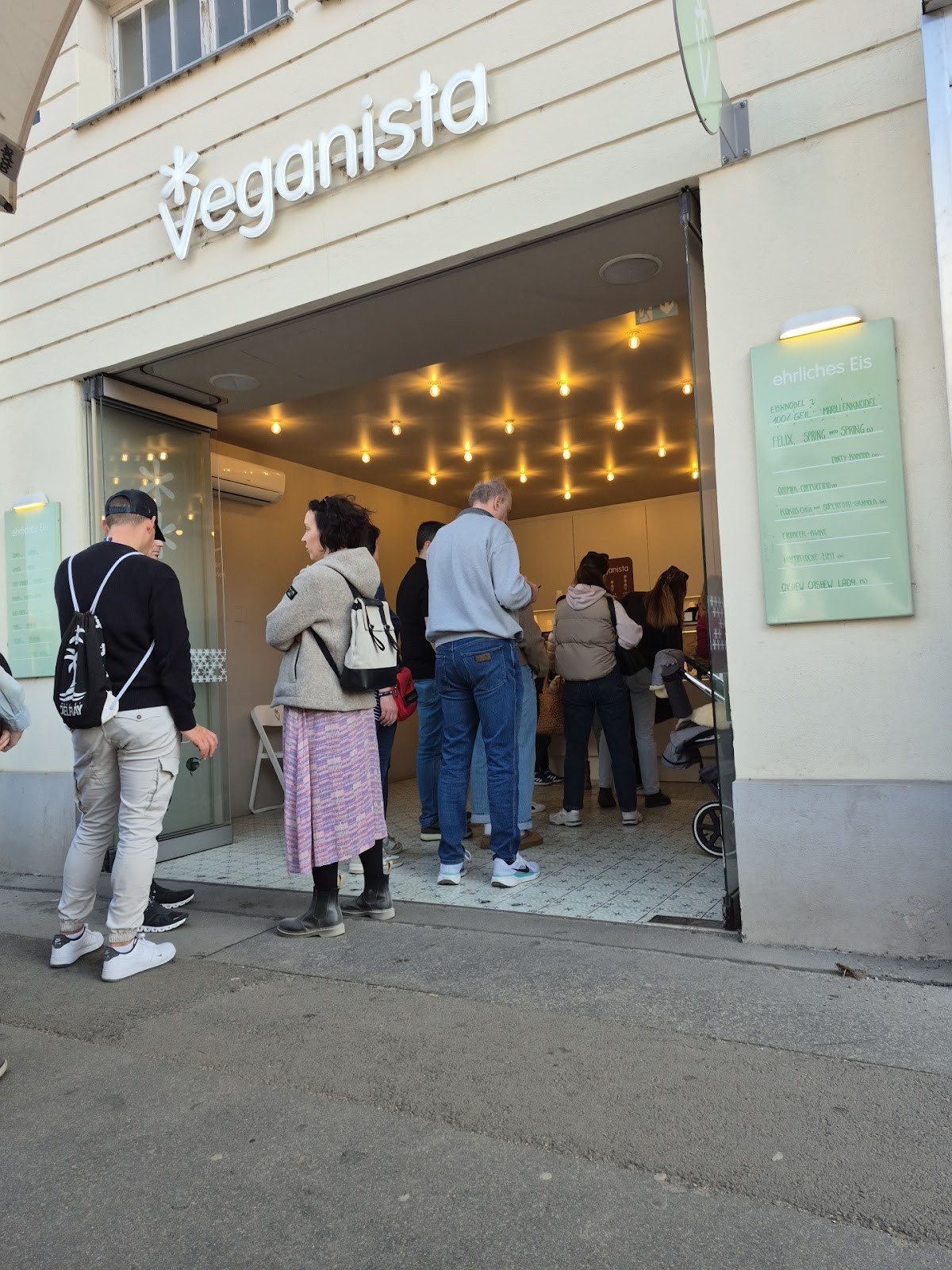 Veganista Ice Cream: the place
