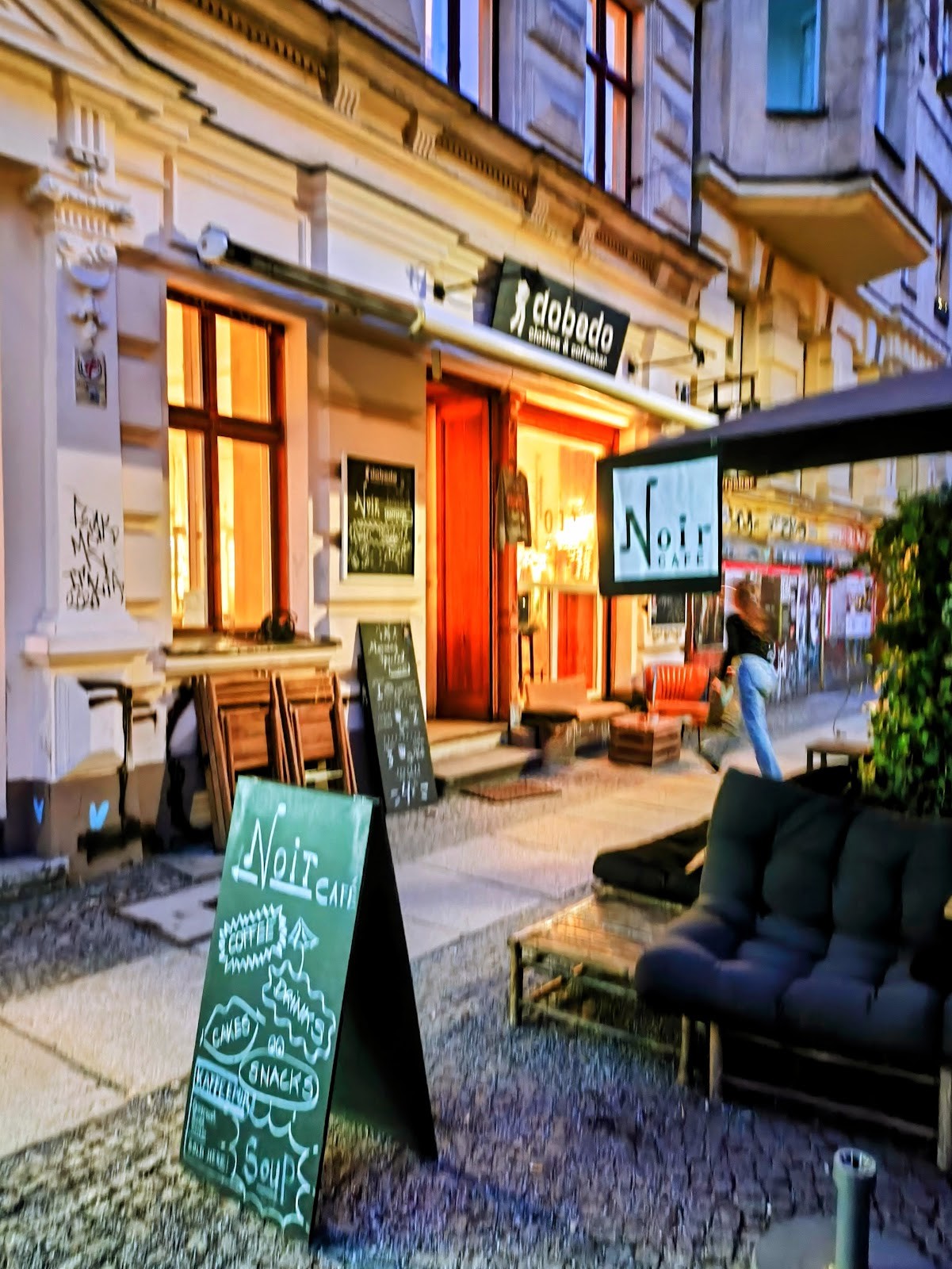 Noir Café: the place