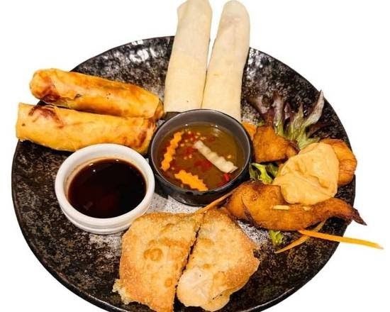 Golden Lotus Vegan Newtown: food & drinks