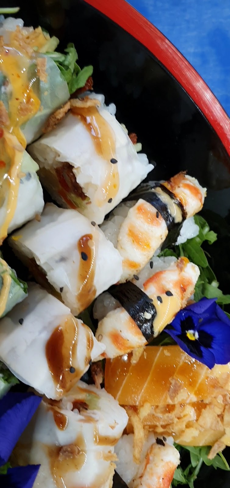 Vegan Sushi House: food & drinks