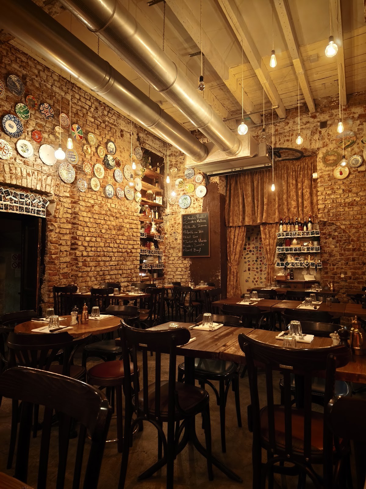 Mani in Pasta - Pizzeria: the place