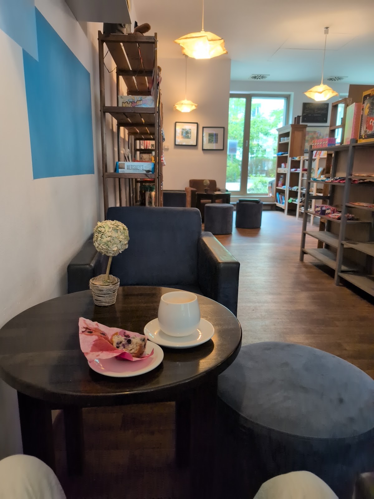 Treemans Store, Bakery & Coffee: the place