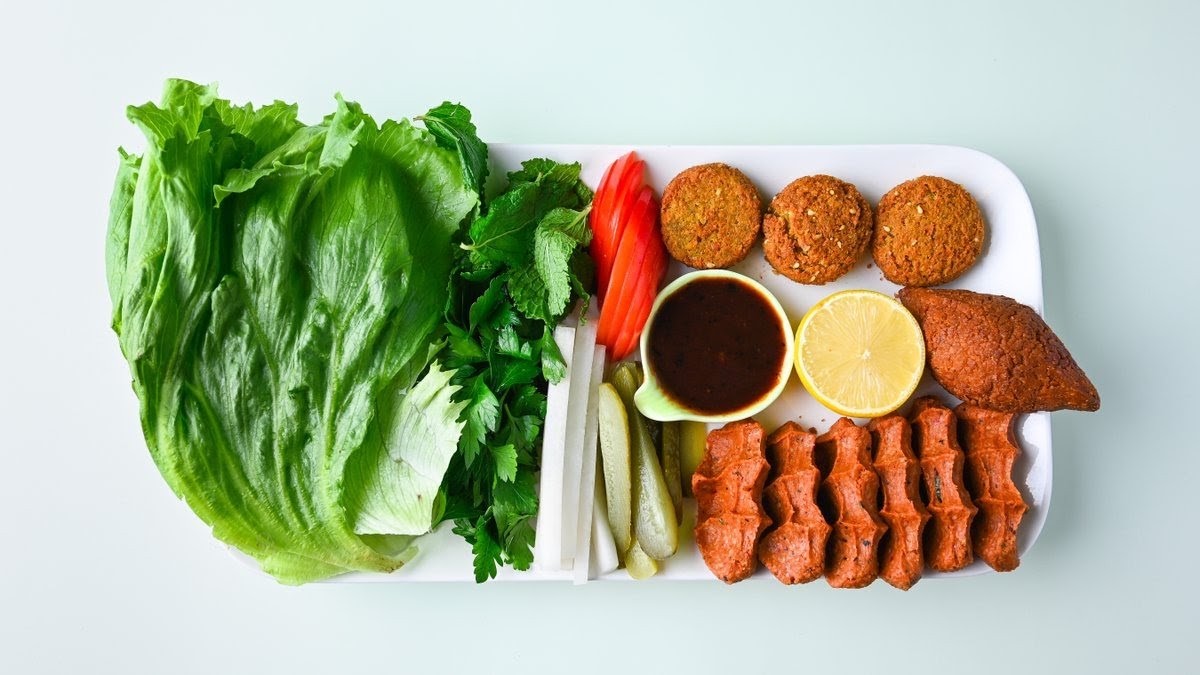 Veganland Cigköfte Köln Kalk: food & drinks