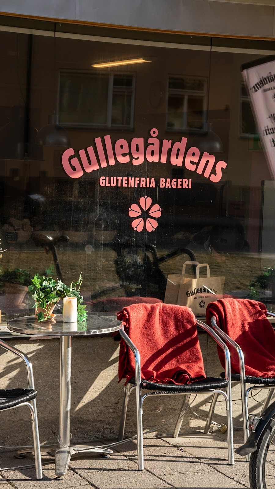 Gullegårdens Glutenfria Bageri Gärdet, Stockholm: the place