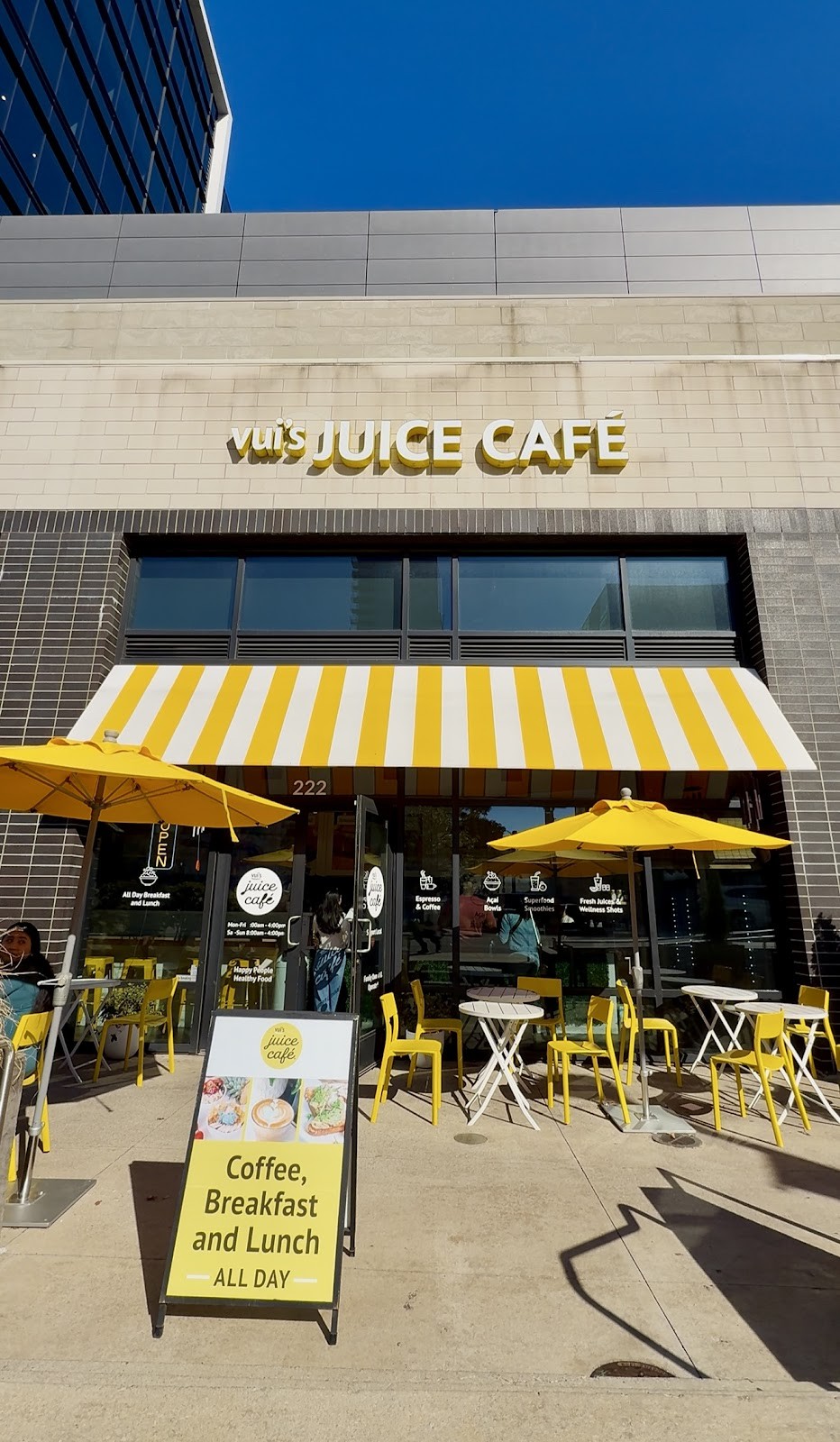 Vuis Juice Cafe - The Gulch: the place