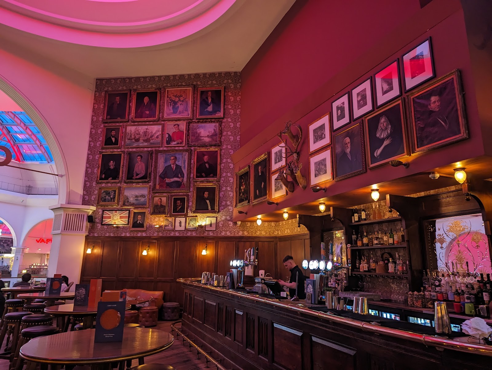 Cosy Club: the place