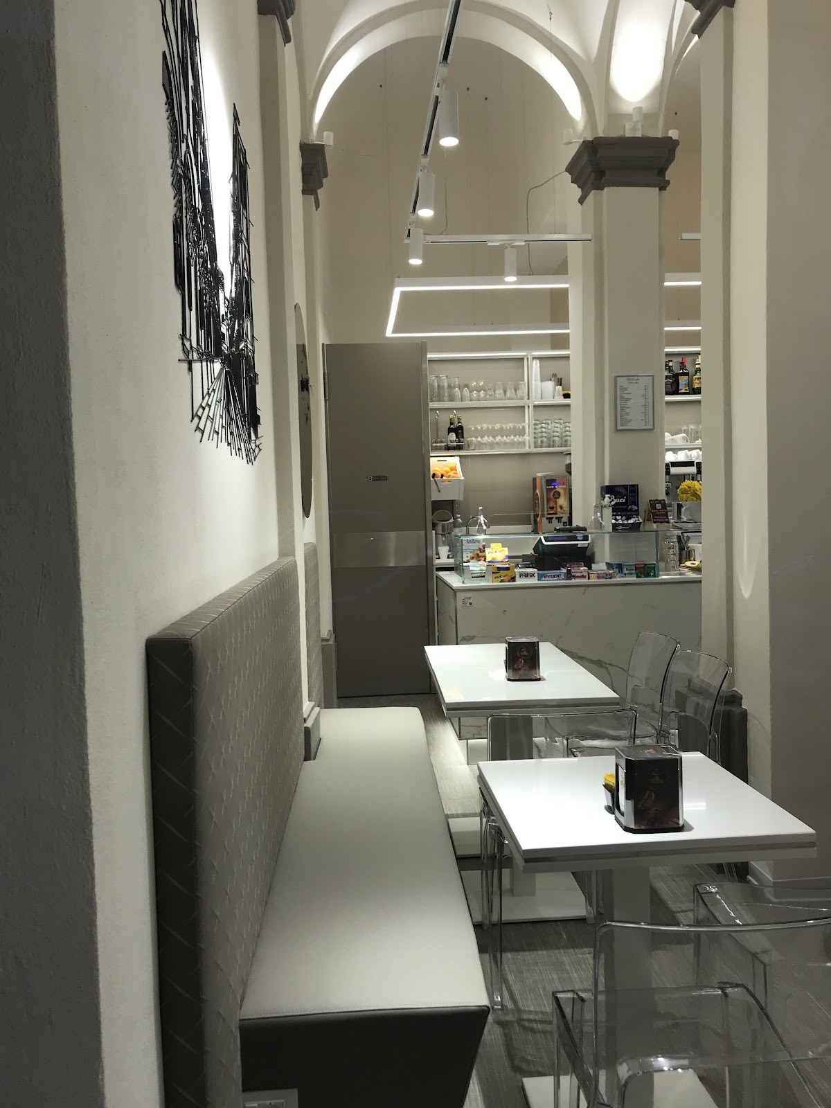 Regis Cafe': the place