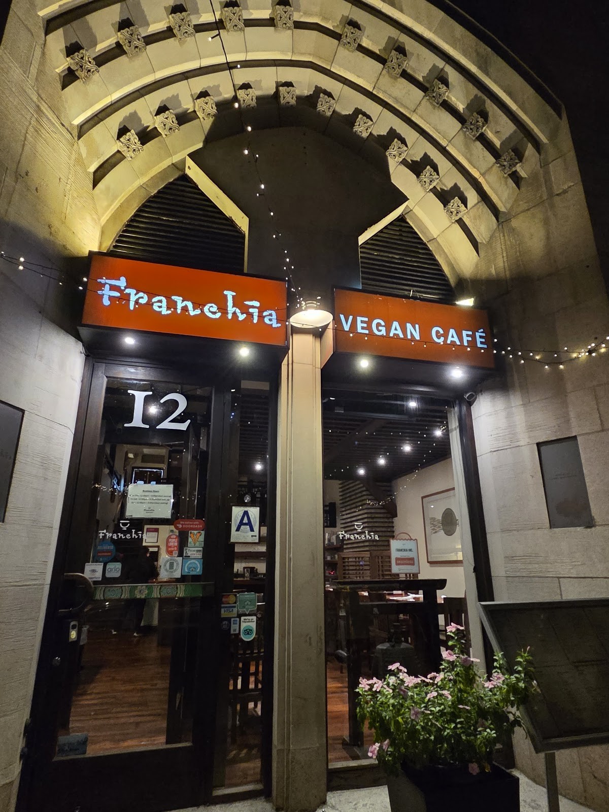 Franchia Vegan Café: the place