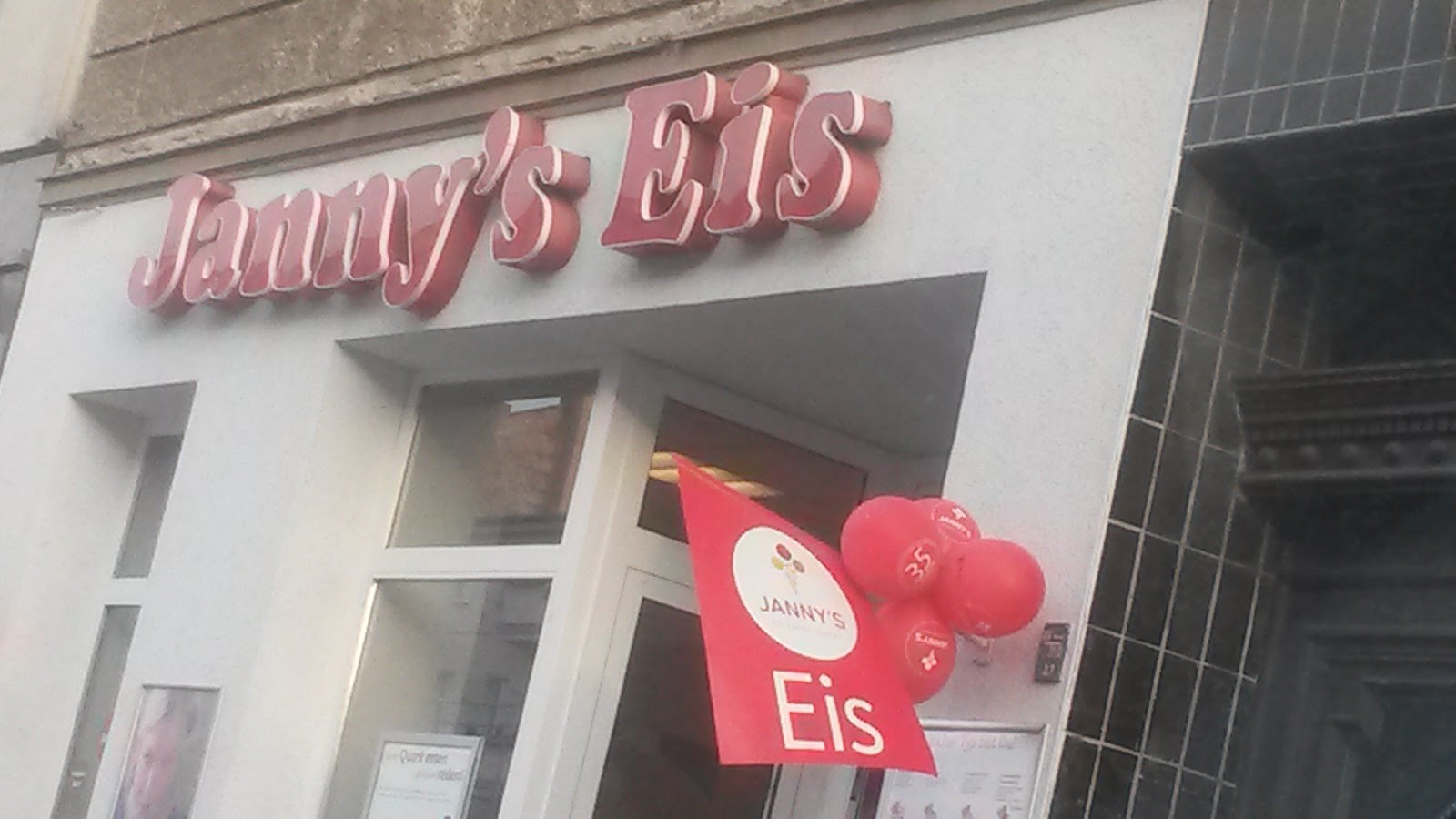 Jannys Eis: the place