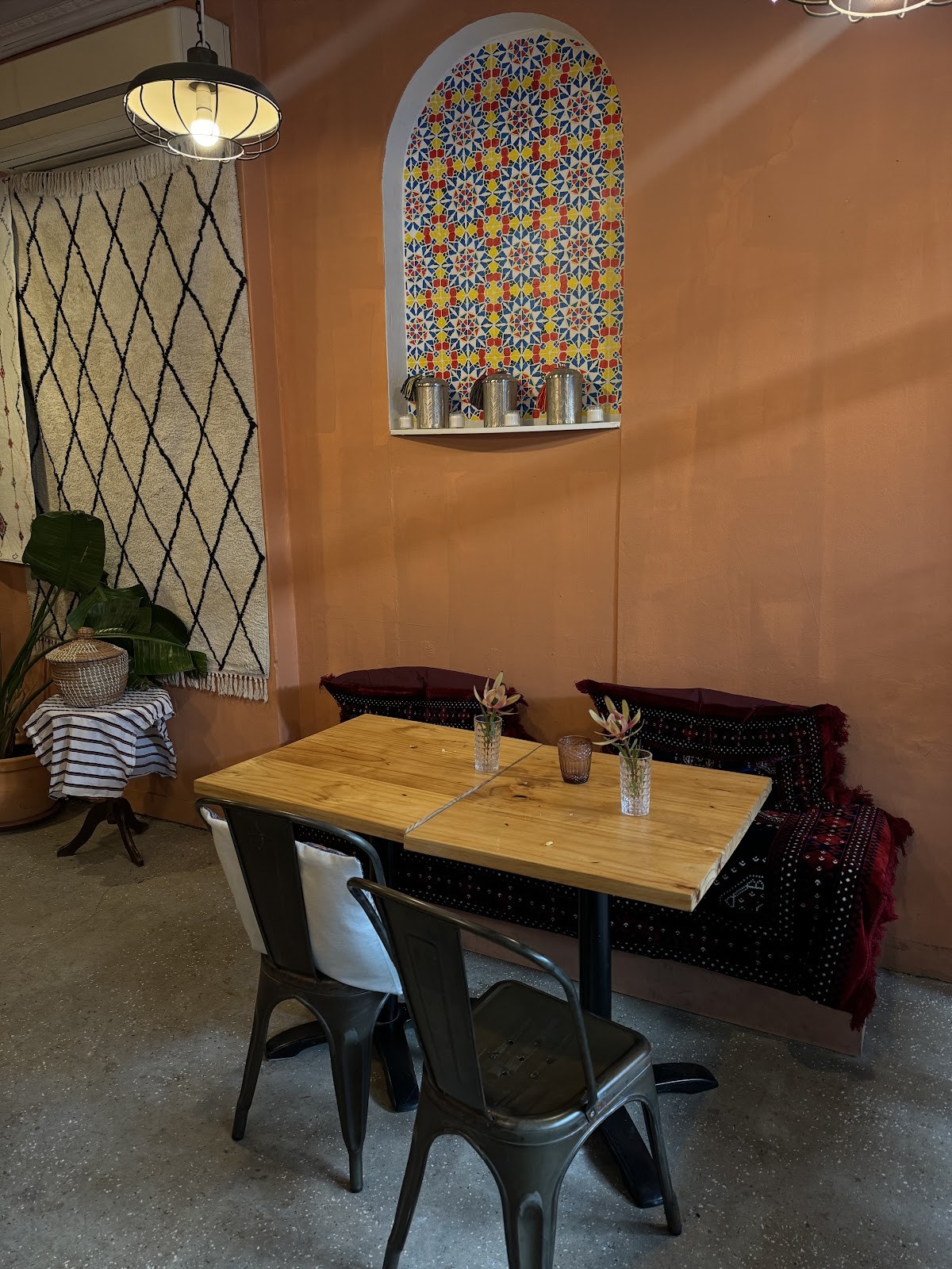 Café Tanja: the place