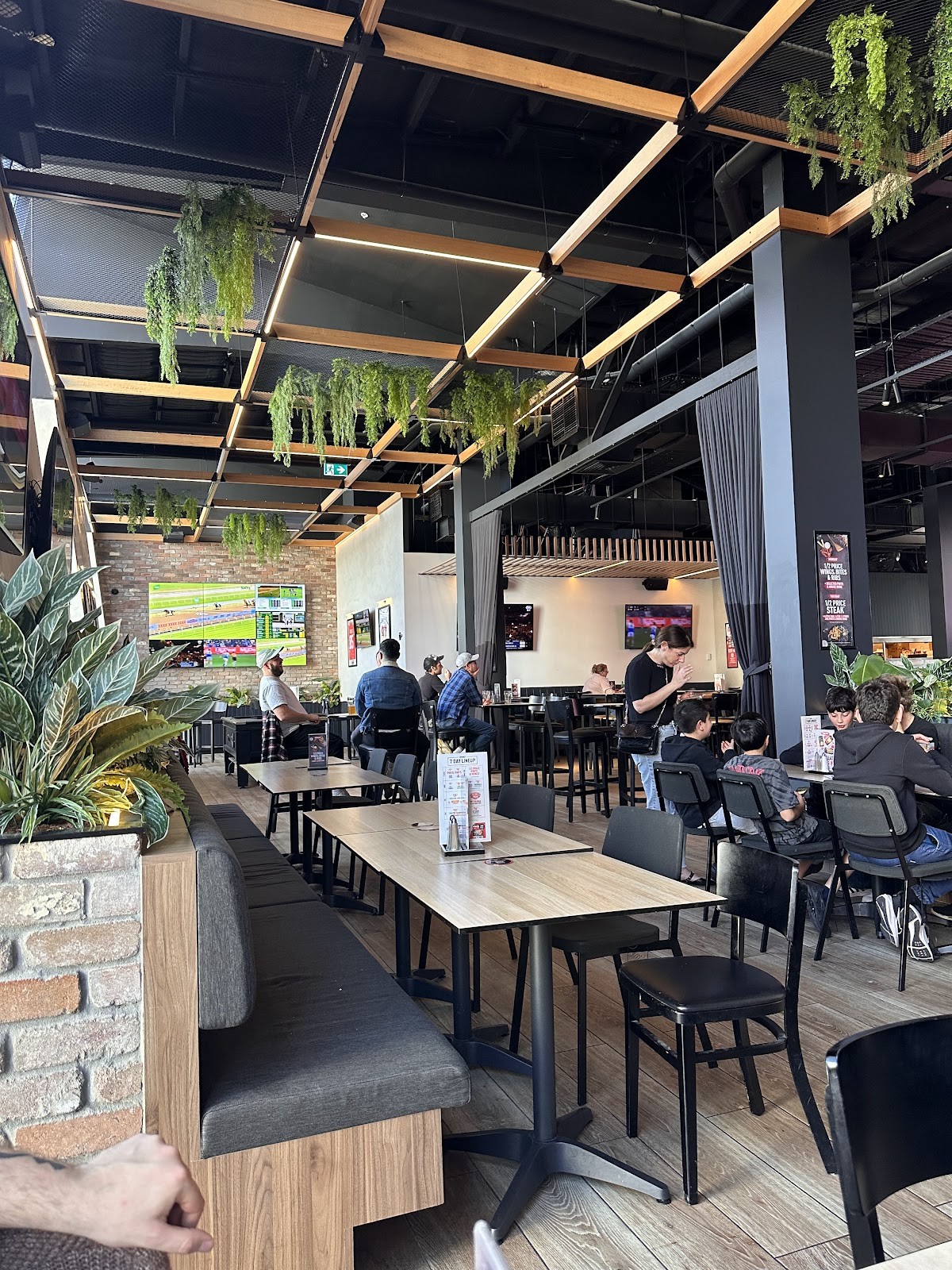 The Sporting Globe Bar & Grill Doncaster: the place