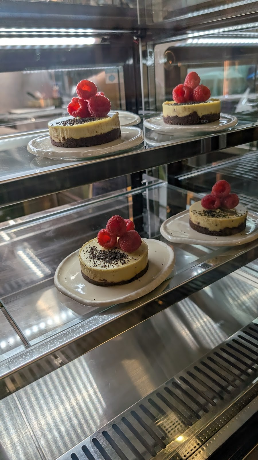 Gupi Vegan Pastry: food & drinks