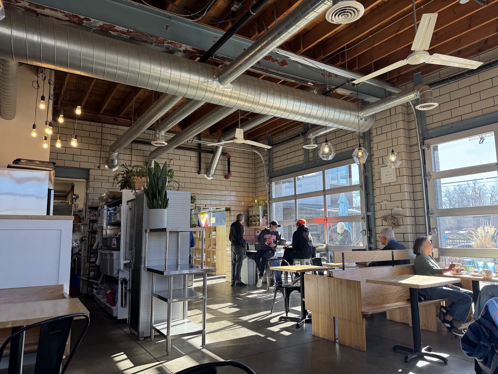 Rivers & Roads Coffee: the place