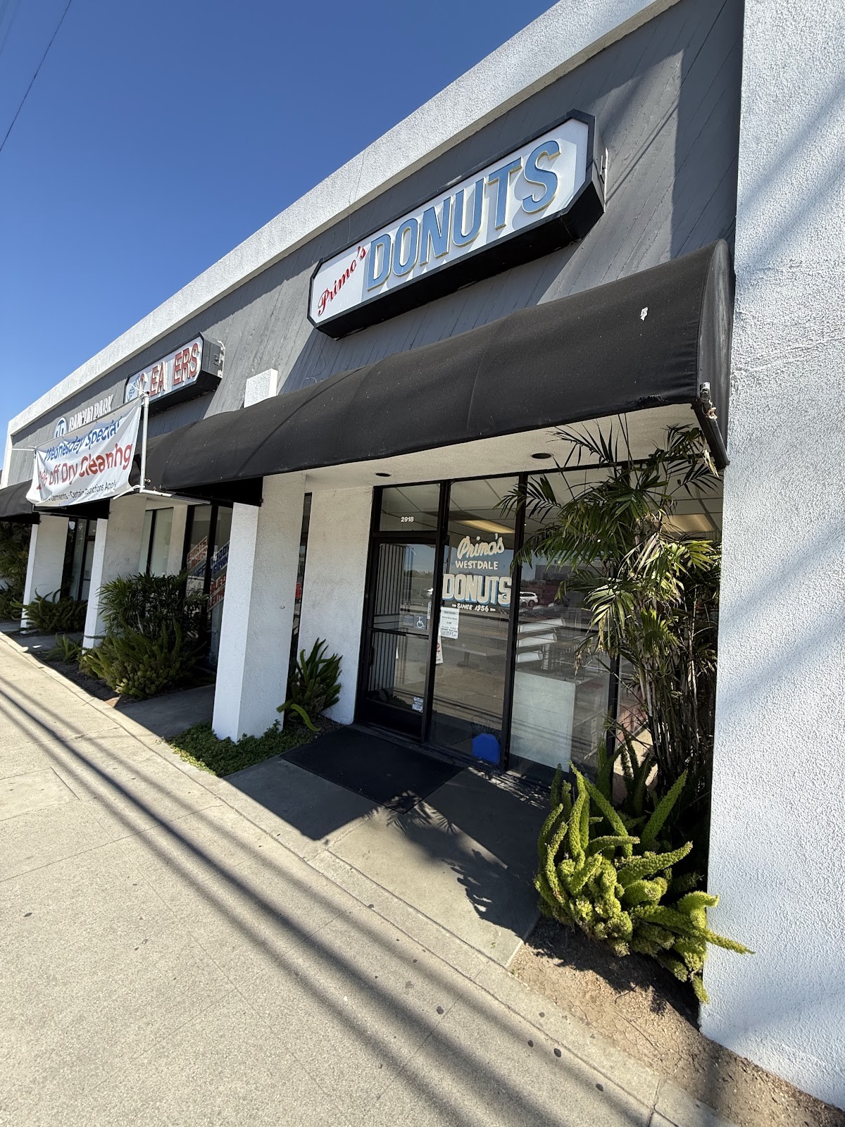 Primo's Donuts: the place