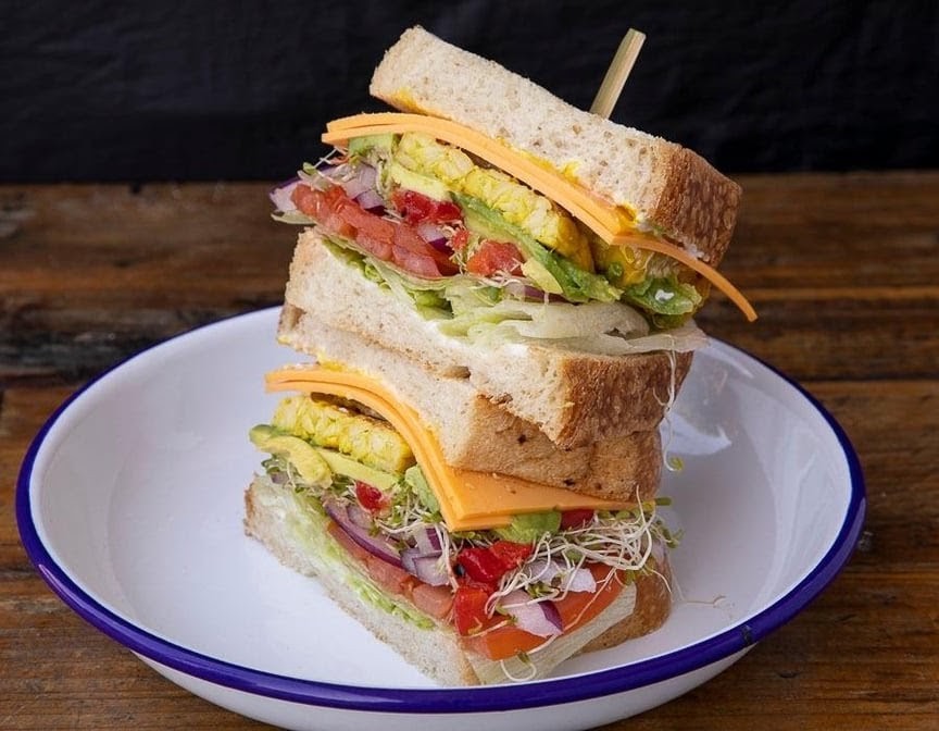 Lokal Sandwich + Burger Bar: food & drinks