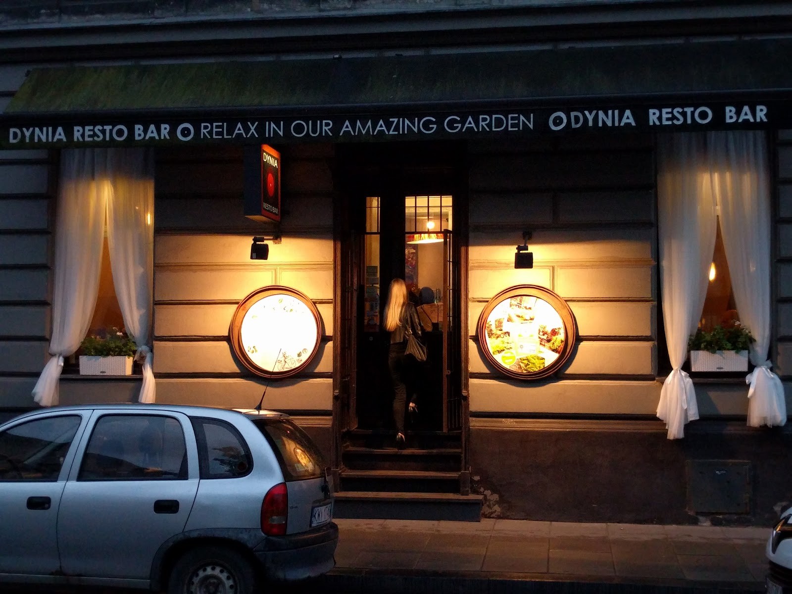 Dynia Resto Bar: the place
