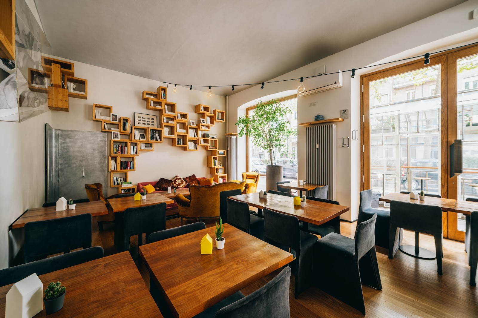 Café BLOOM: the place