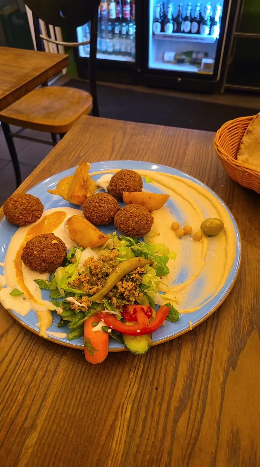 Zait & Za'atar Falafel: food & drinks