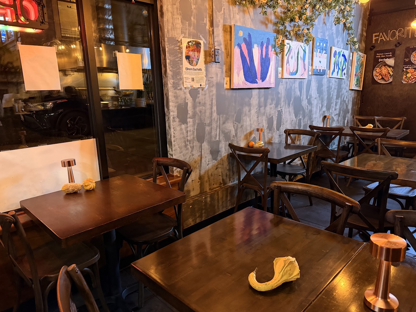 Thaprachan Thai: the place