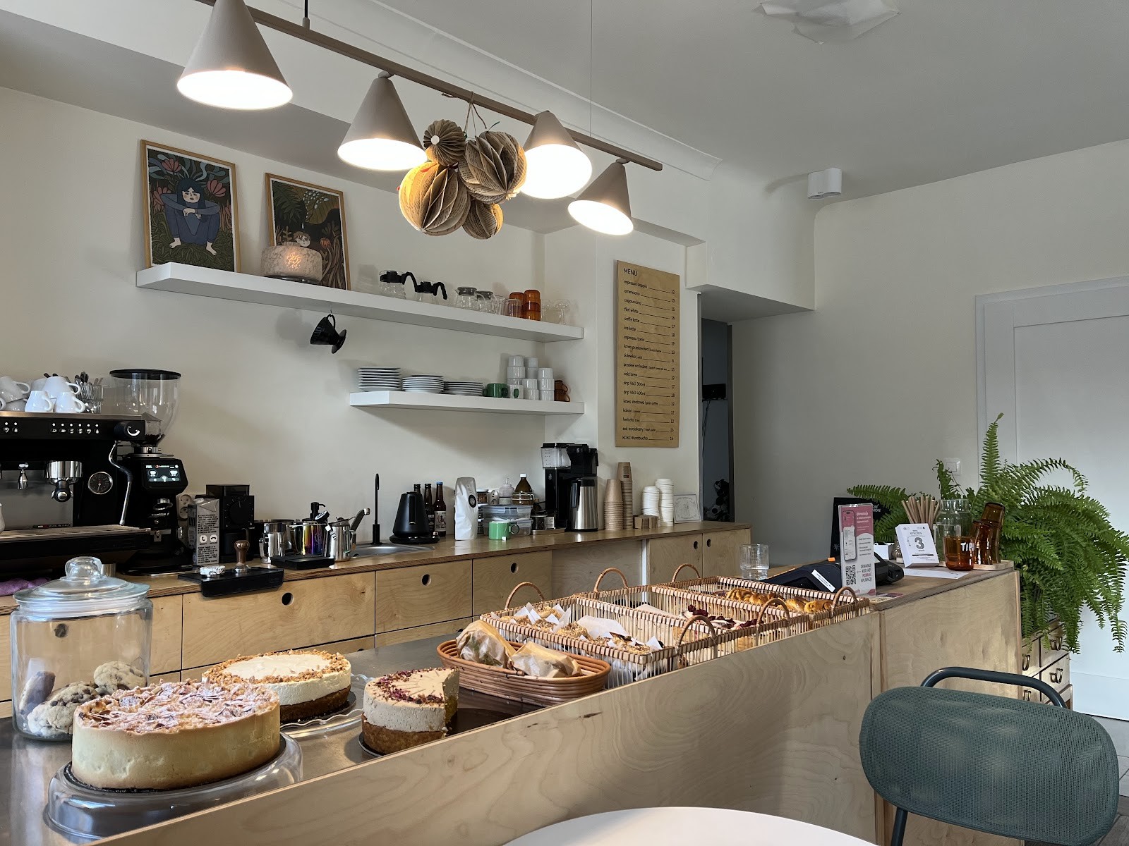Damka cafe & bakery: the place