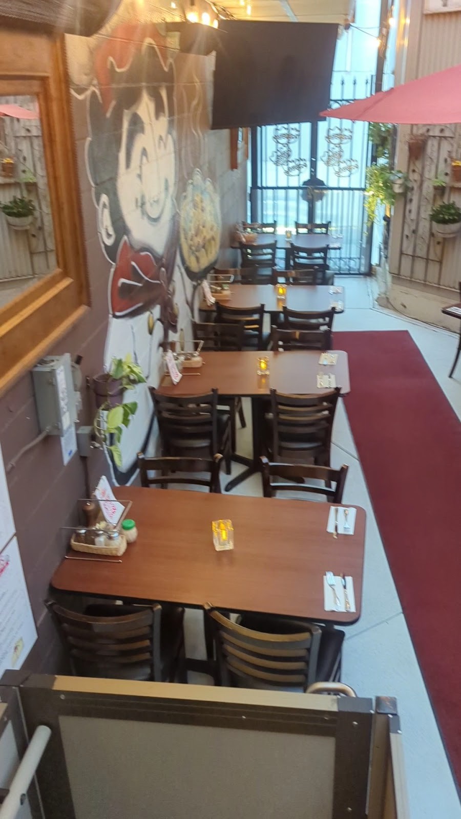 RAZZíS PIZZERíA DOWNTOWN: the place