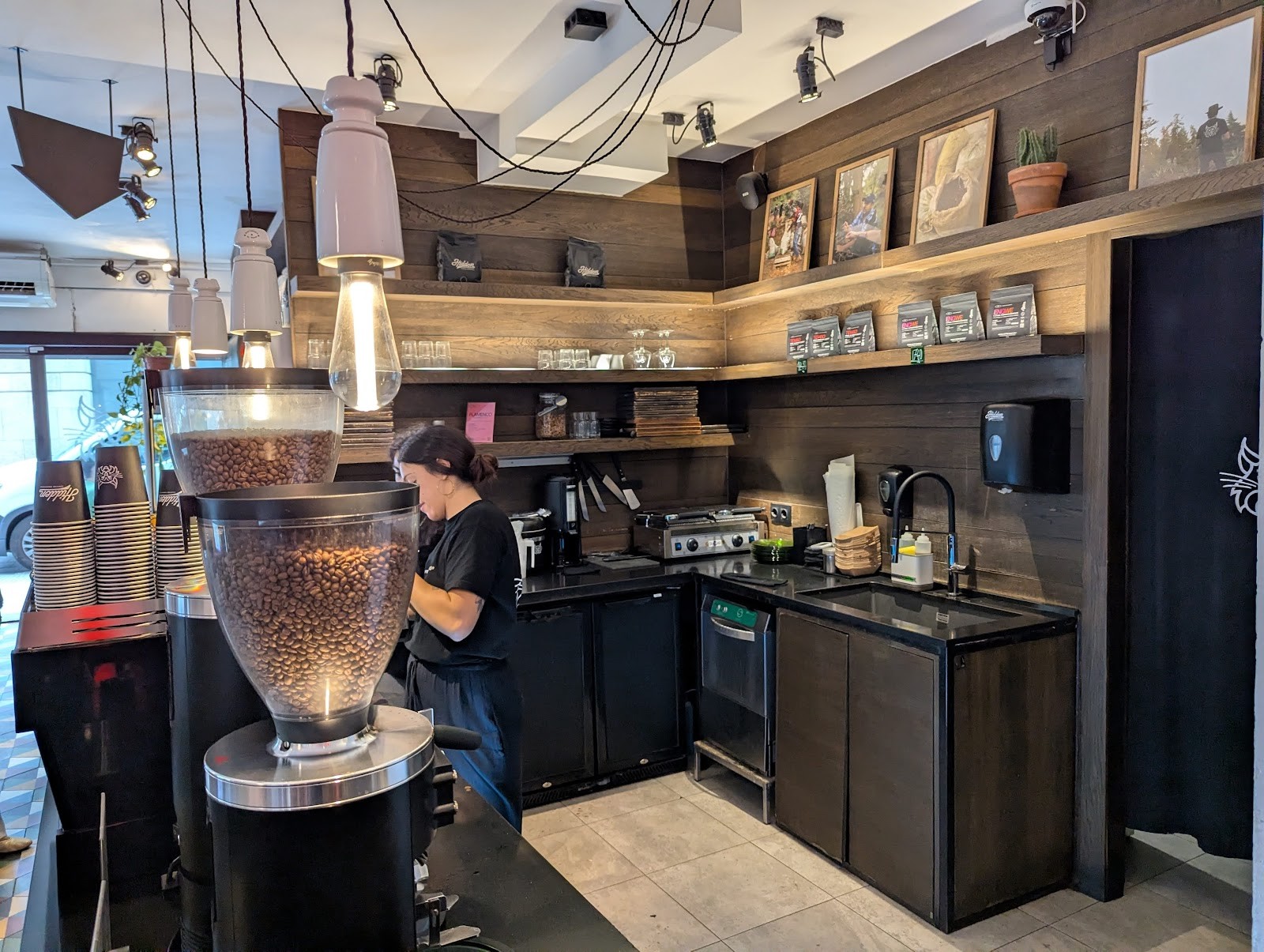 Hidden Coffee Roasters - El Born: the place