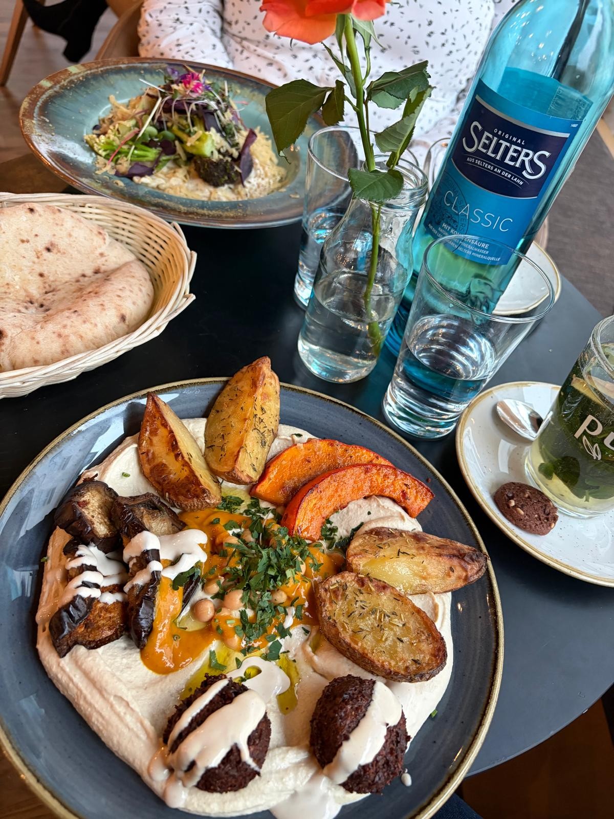 Life Deli: food & drinks