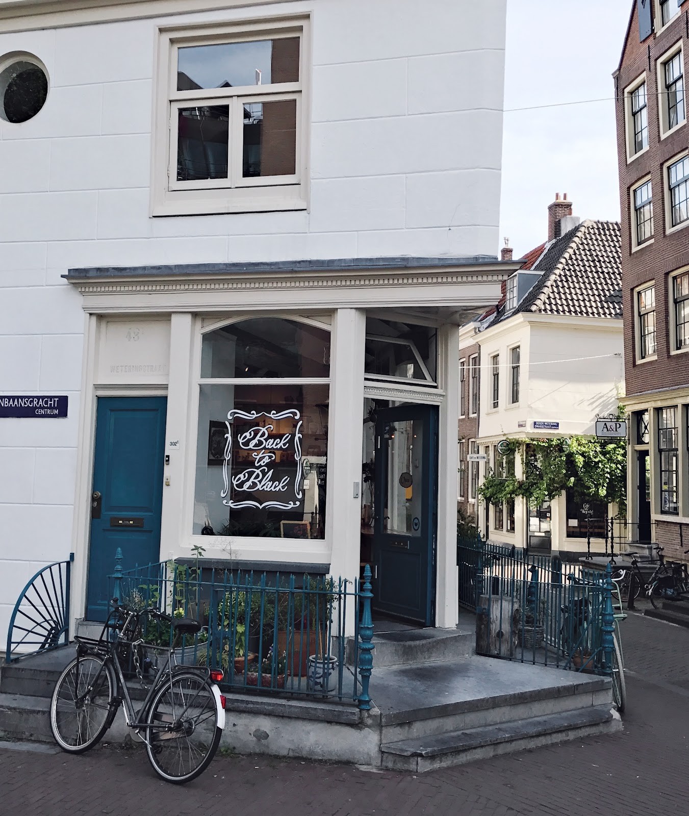 Back to Black: the place