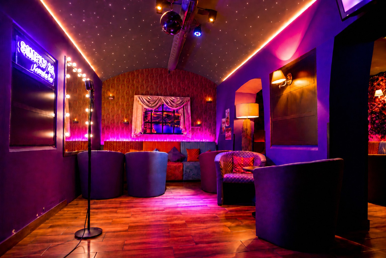 Simply 33 Karaoke & Cinema Bar: the place