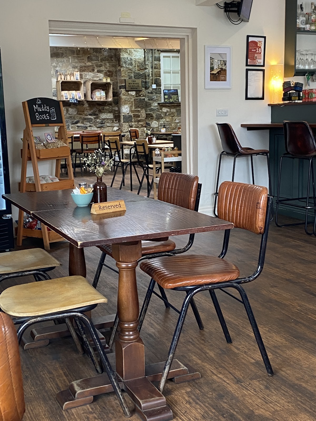 Muddy Boots Cafe: the place