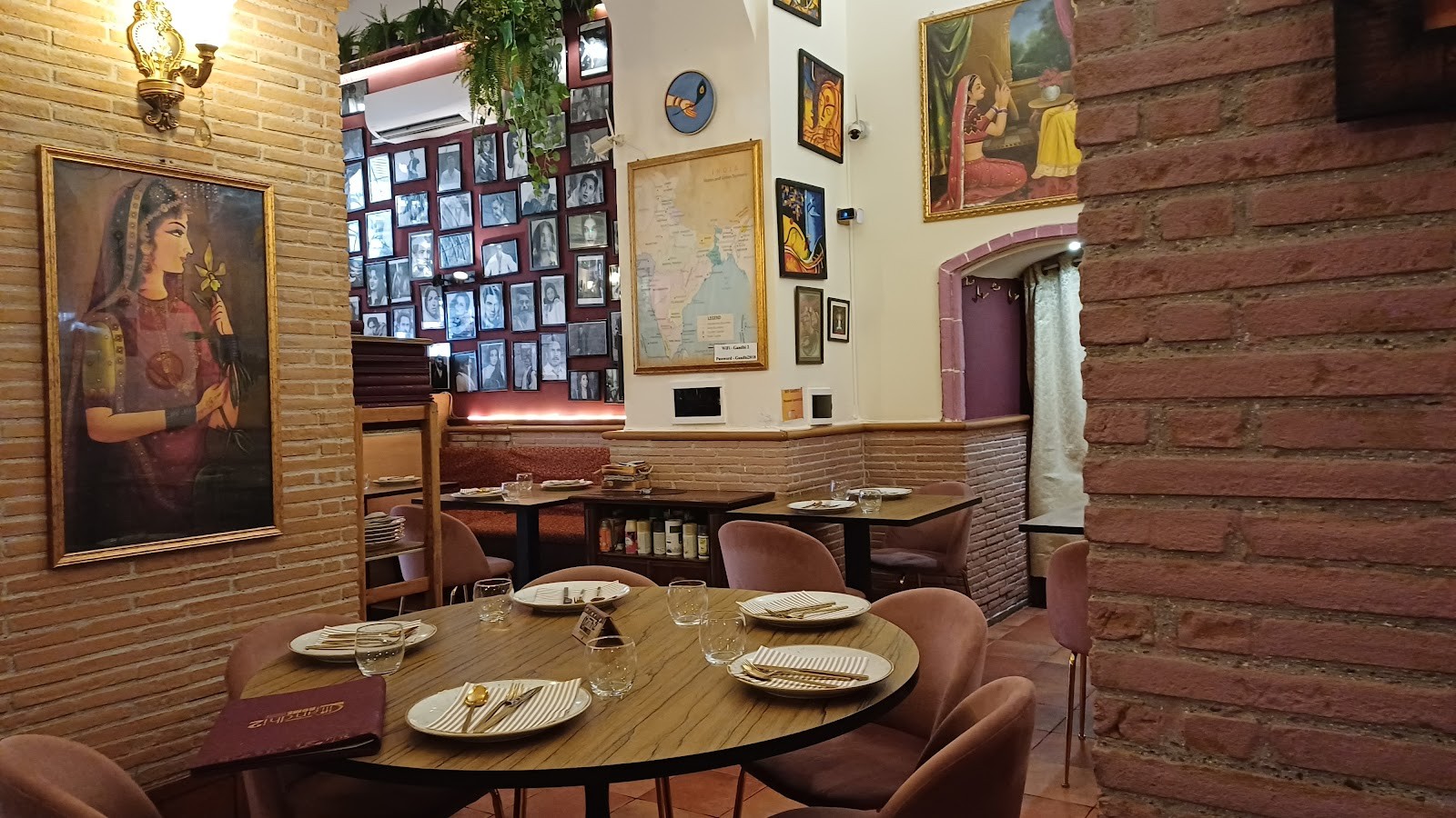 Gandhi 2 Indian Restaurant: the place