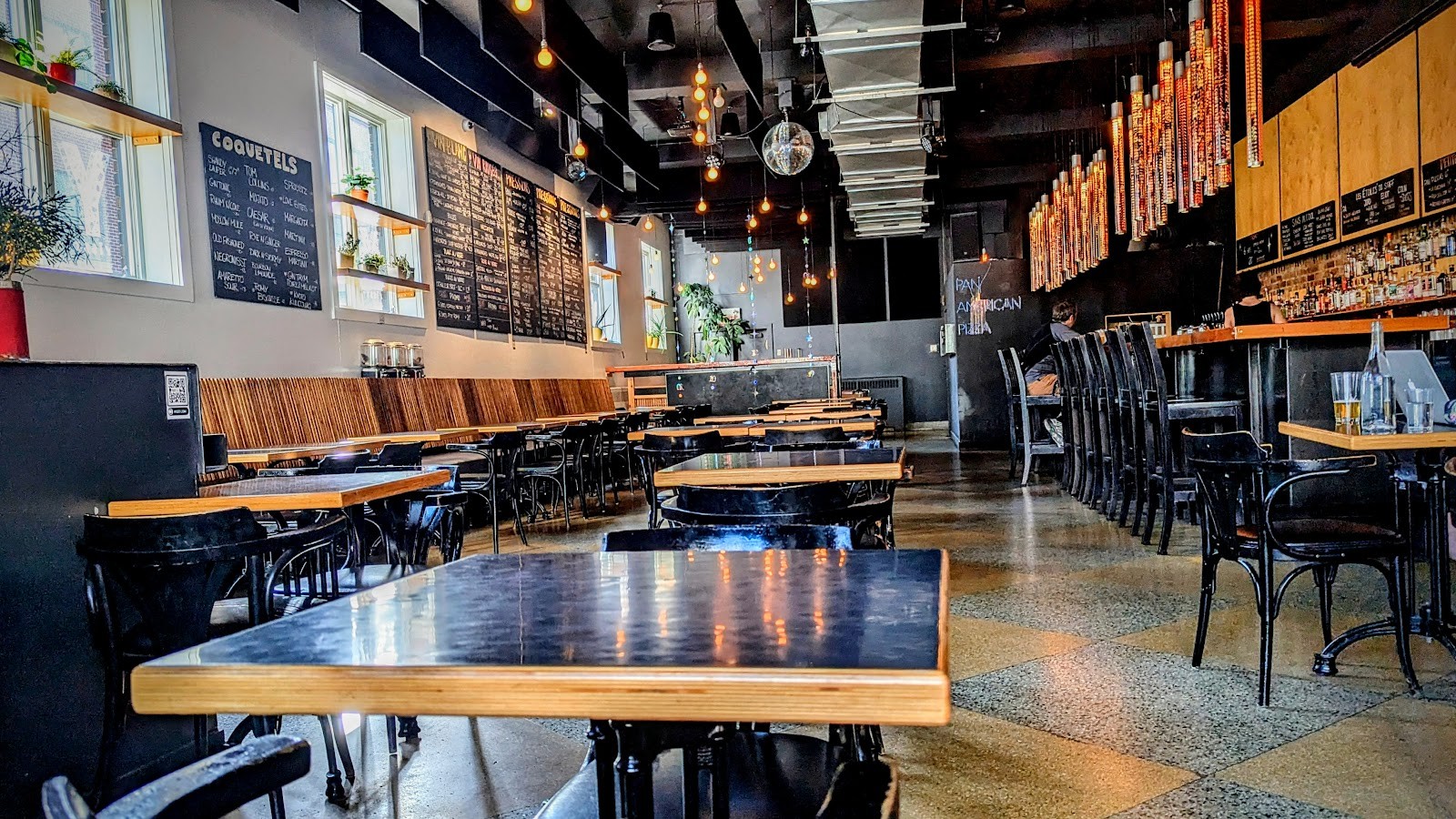 Yïsst - Pub Petite-Patrie: the place