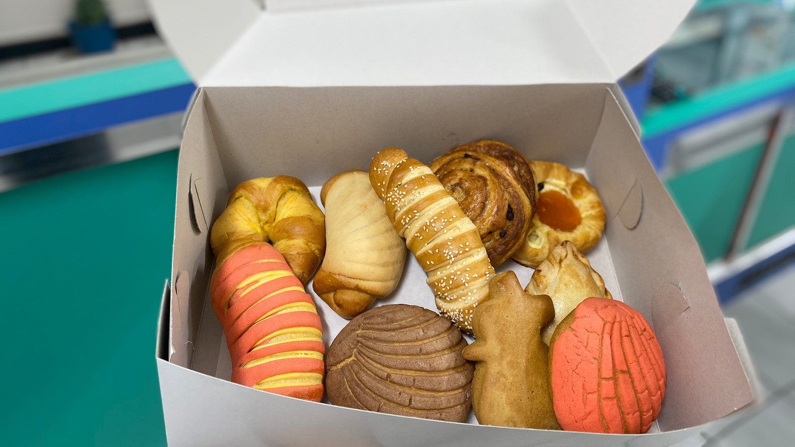 Toluca Bakery: food & drinks