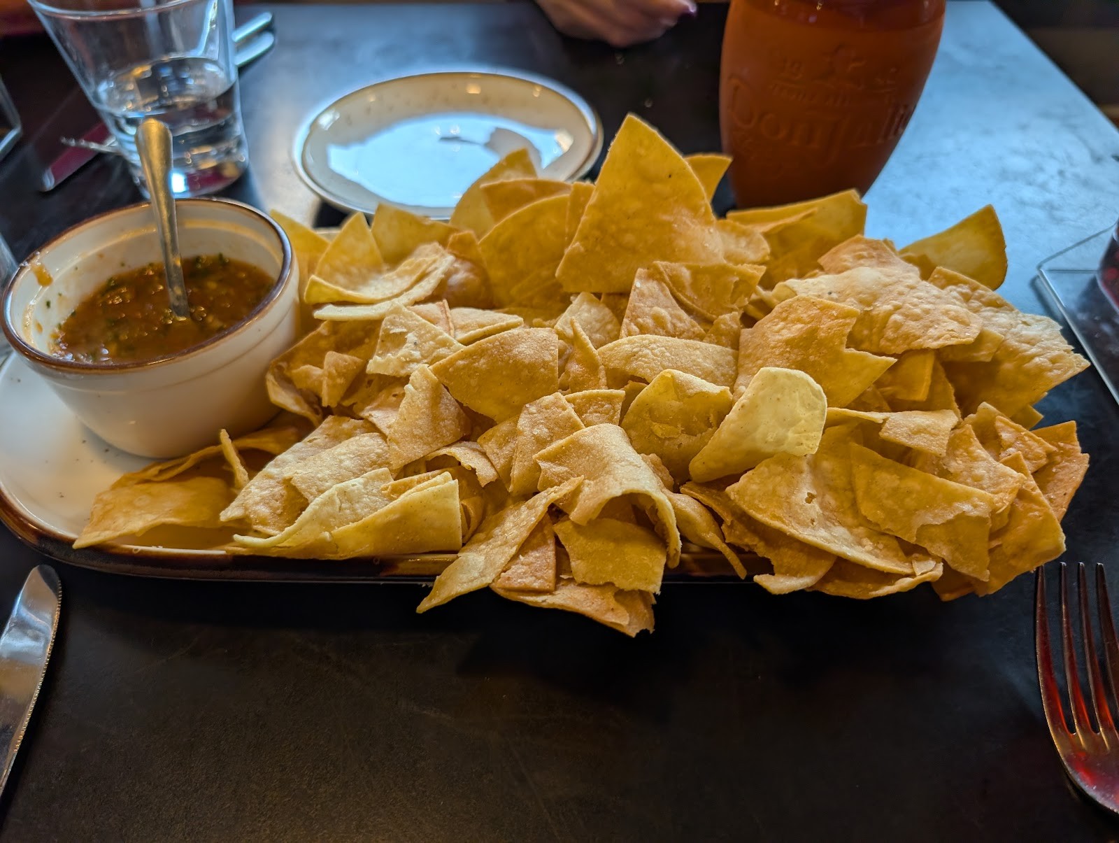 Hatch Cantina: food & drinks