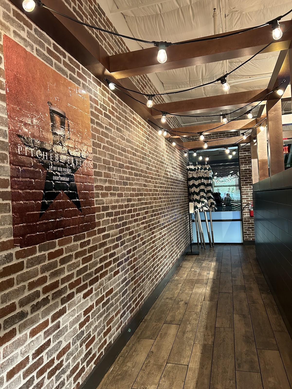 Tony C's Pizza & Beer Garden - Anderson Lane: the place