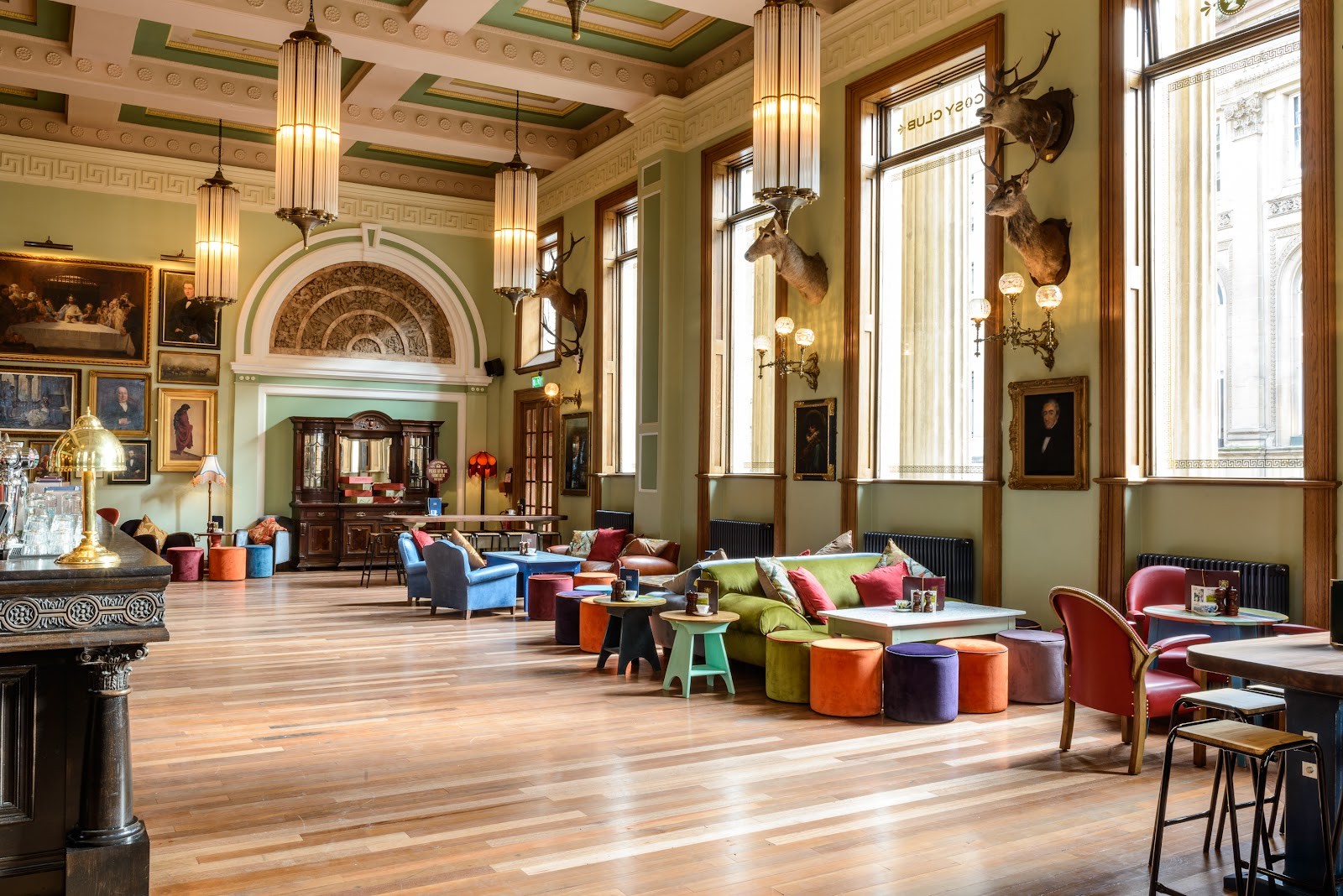Cosy Club: the place