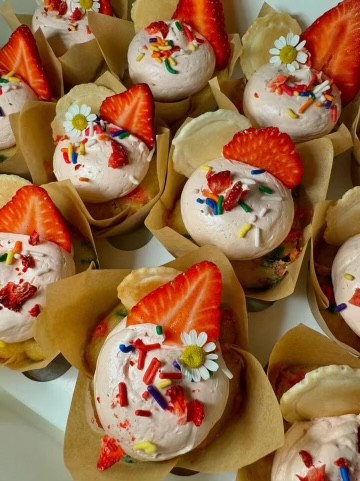 L.H.Bakeshop: food & drinks