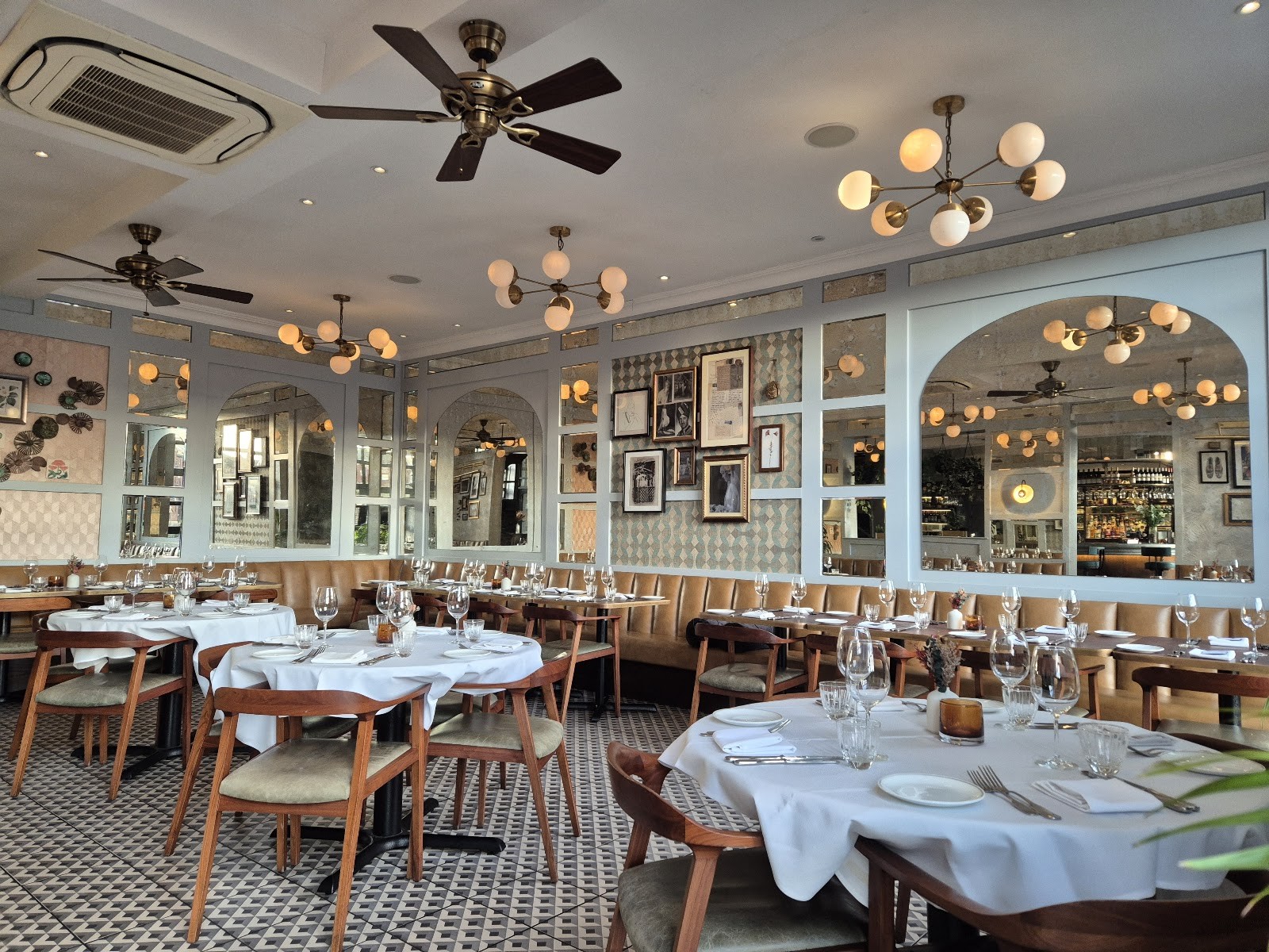 Lasan Indian Restaurant & Cocktail Bar: the place