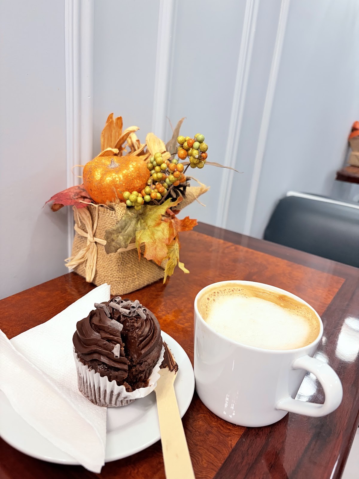 Vegan Danish Bakery on Queen: food & drinks