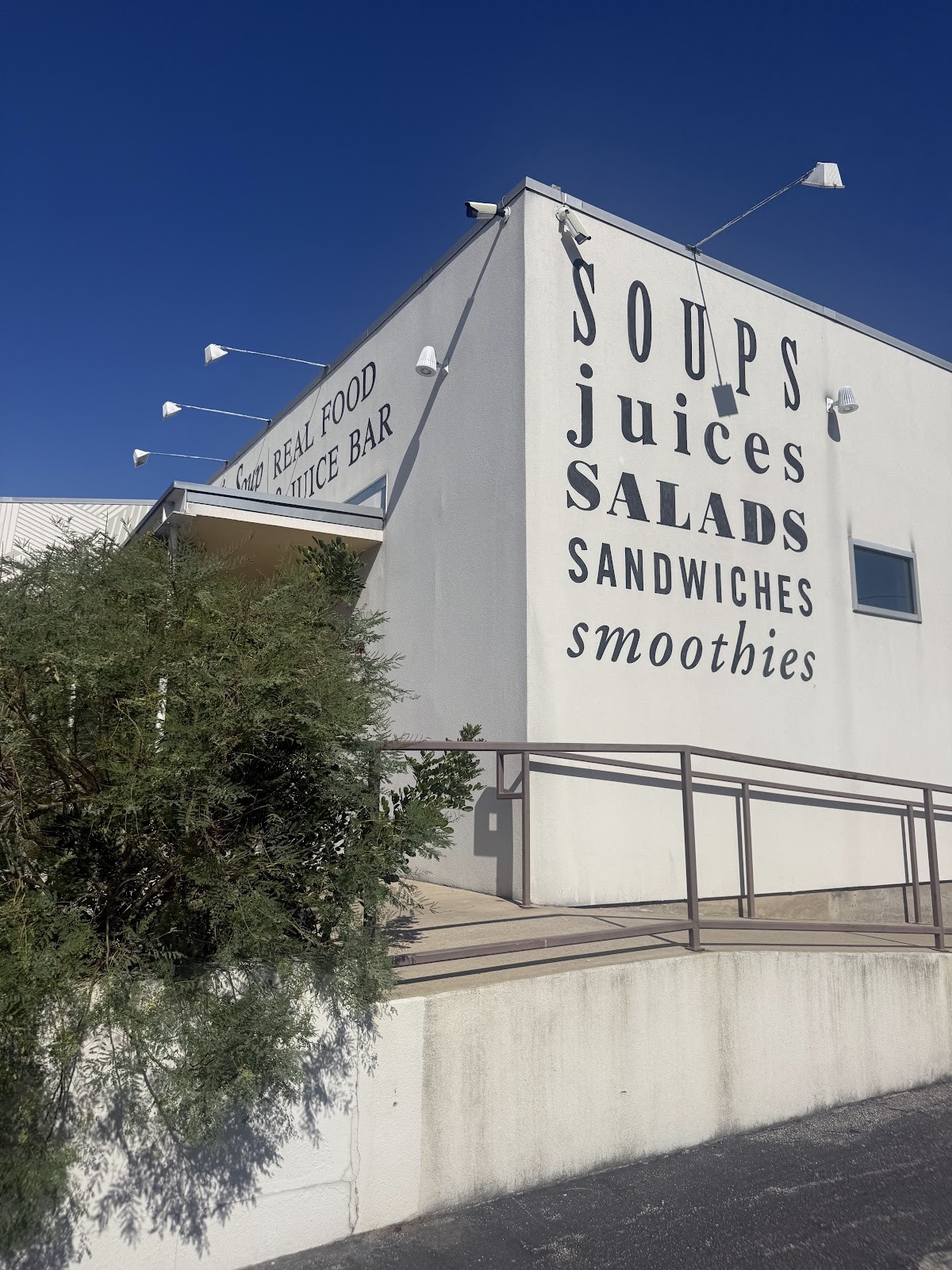 Soup Peddler Real Food & Juice Bar: the place