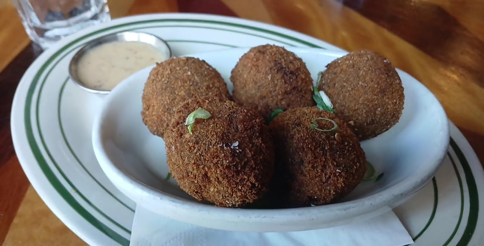 Khyber Pass Pub: food & drinks